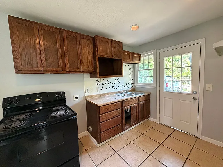 126 E Olive St — Photo 8