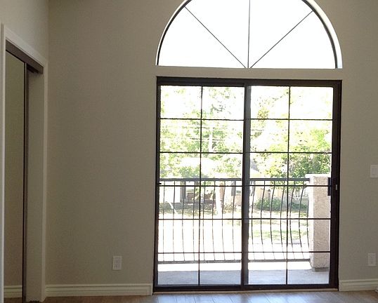 4th image of 4349 Cahuenga Blvd APT 101