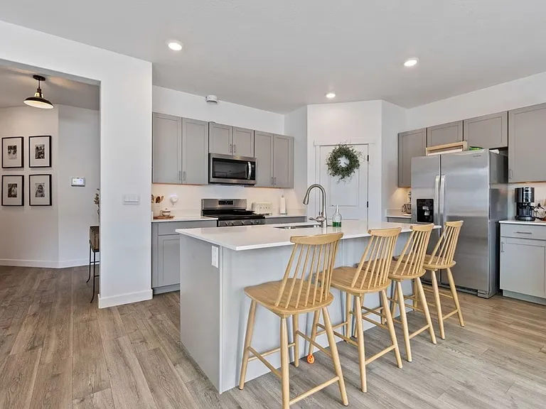 1323 S Raintree Ln — Photo 9