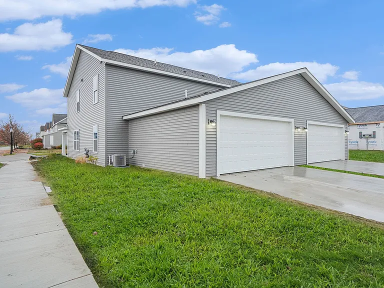 834 Winchester St — Photo 25