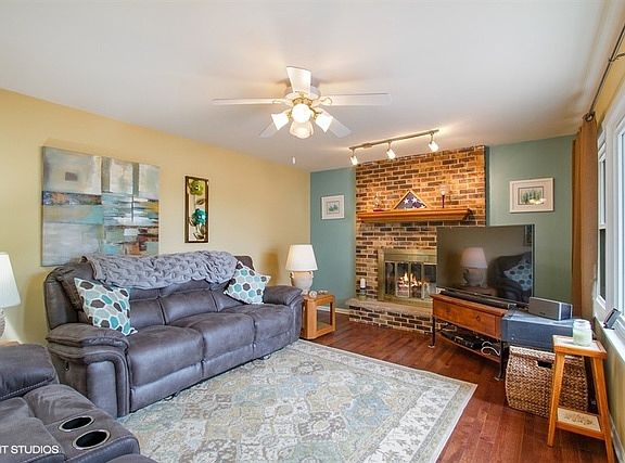 2nd image of 15517 Orogrande St
