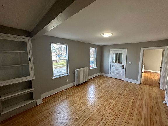 4th image of 1026 E Main St #1026