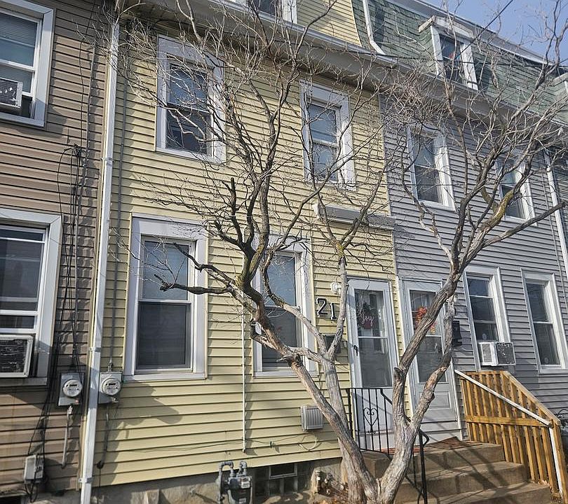1st image of 21 S Sussex St