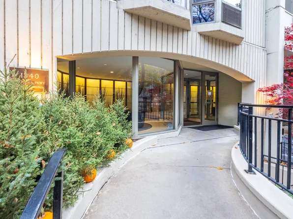 1340 N Dearborn St APT 5C, Chicago, IL 60610