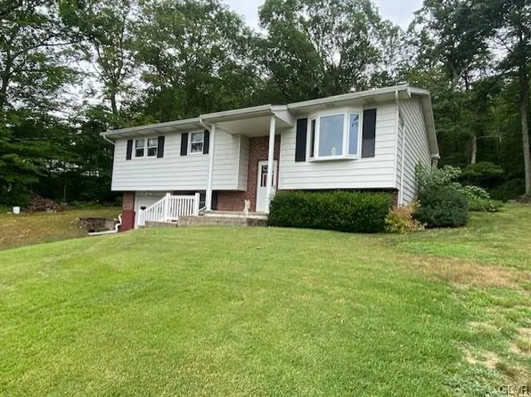 101 W Diaz Ave, Nesquehoning, PA 18240