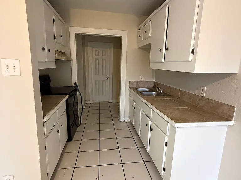 209 E Washington Ave #2 — Photo 11
