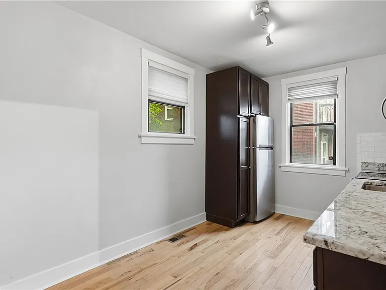 1900 Maple St #4 — Photo 21