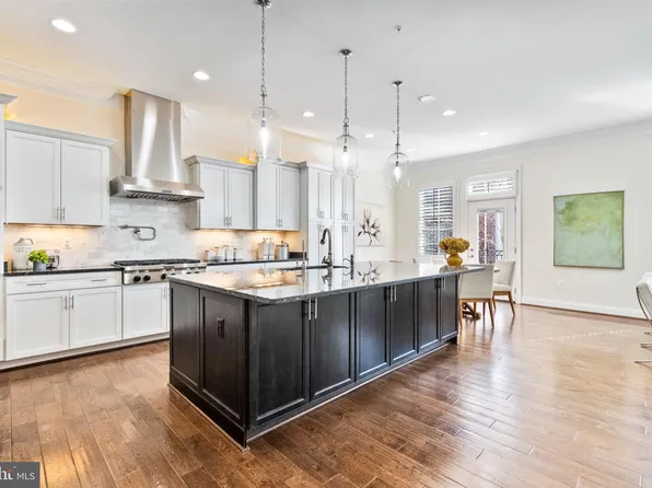 1411 Ridgeview Way NW, Washington, DC 20007