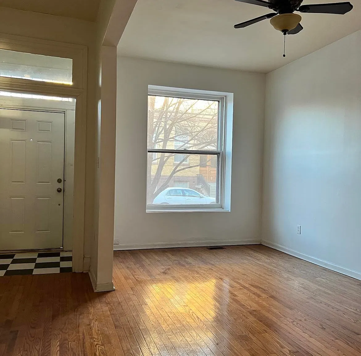 3 bed, 2100 sqft, $1,595 — Photo 3