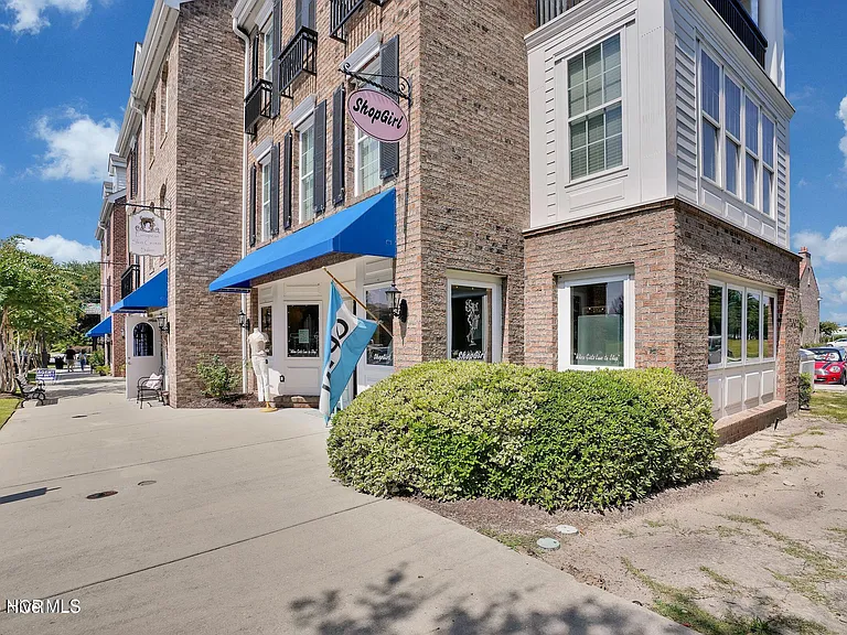 1790 Queen Anne St #1 — Photo 18