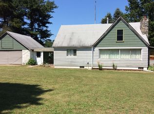514 W Chauvez Rd, Scottville, MI 49454