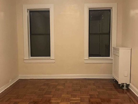 3rd image of 144 E 208th St APT 4D