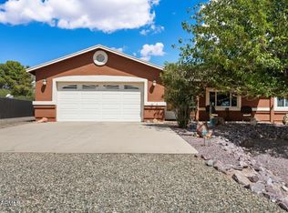 17798 E Trails End Rd, Mayer, AZ 86333