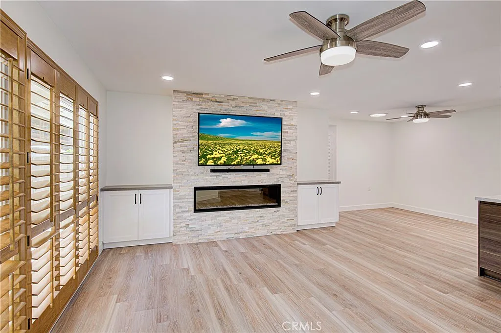 2 bed, 1079 sqft, $3,400 — Photo 4