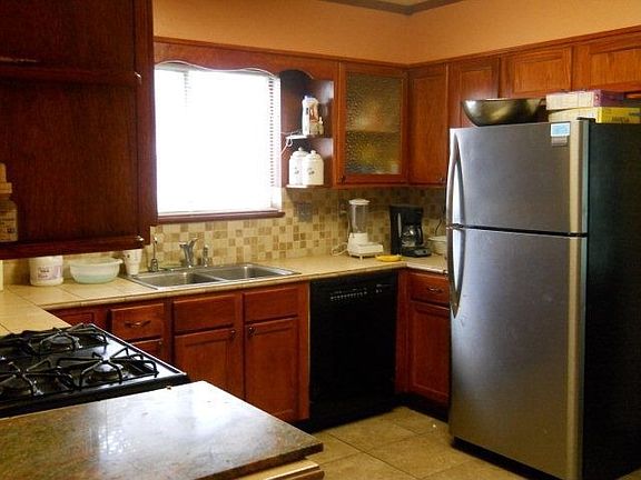 4th image of 1778 Villanova Ave
