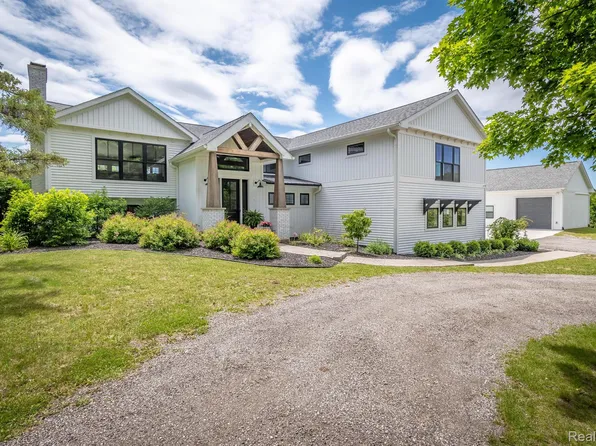 13501 Trinkle Rd, Chelsea, MI 48118