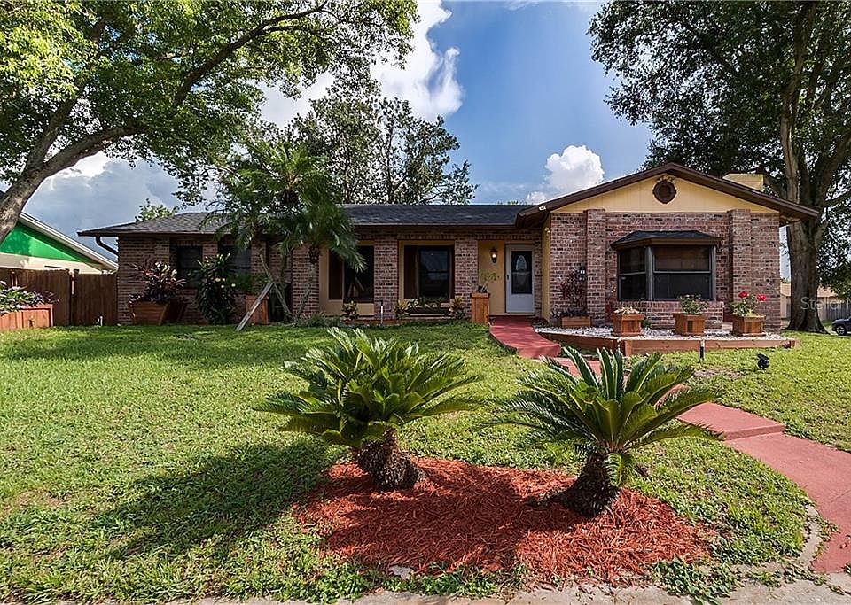 1st image of 1201 Oakwood Ln