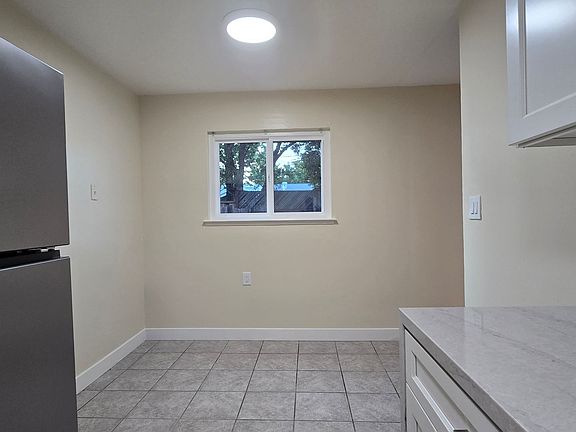 4th image of 1365 Stanwood Dr APT 4