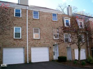 86 Kingswood Dr, Bethel, CT 06801