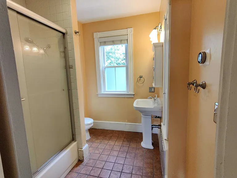 Poplar St — Photo 8