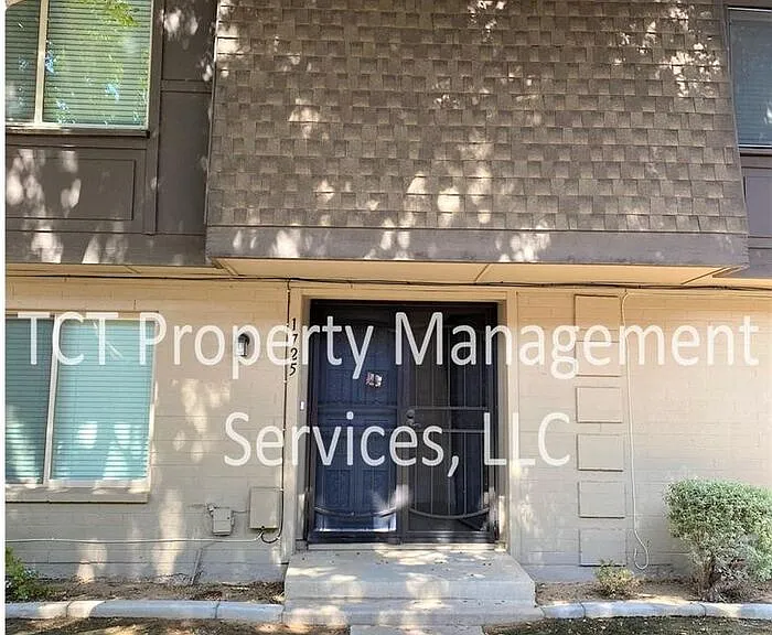 1725 E Ellis Dr — Photo 1