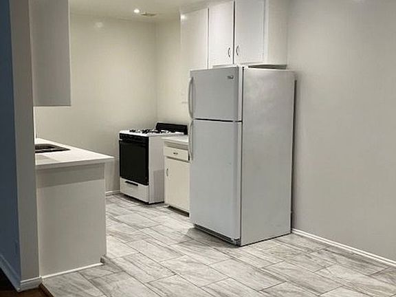 3rd image of 1455 24th St APT 1