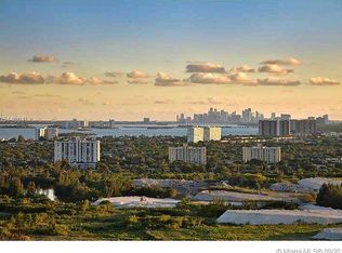 15051 Royal Oaks Ln APT 555, North Miami, FL 33181
