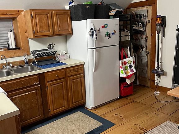 5th image of 3 Rock St APT 4