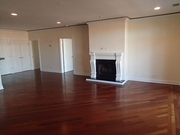 3rd image of 4483 W Lawrence Ave #2A