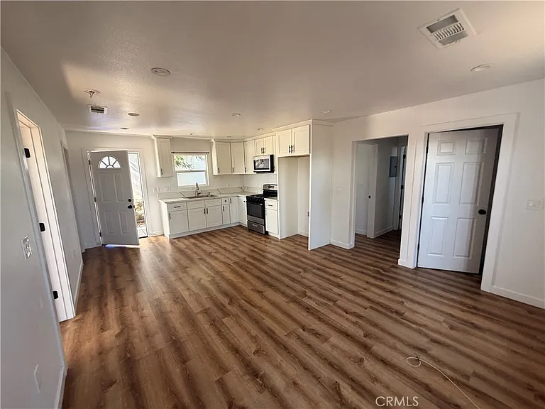 5472 N Mountain View Ave — Photo 4
