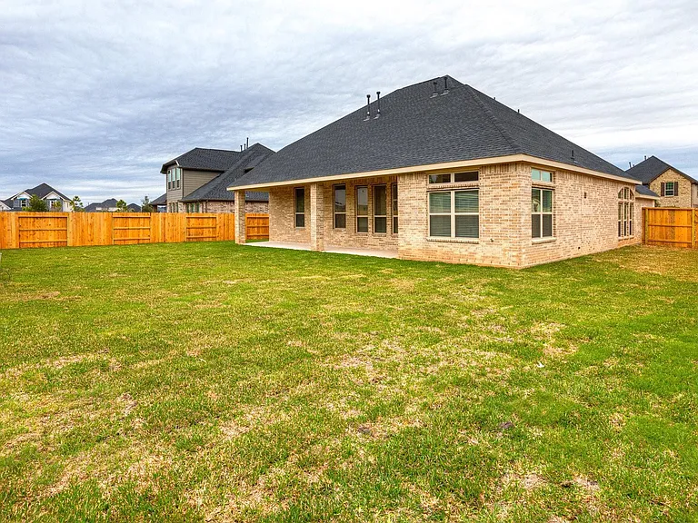 1403 Woodson Ridge Ln — Photo 40