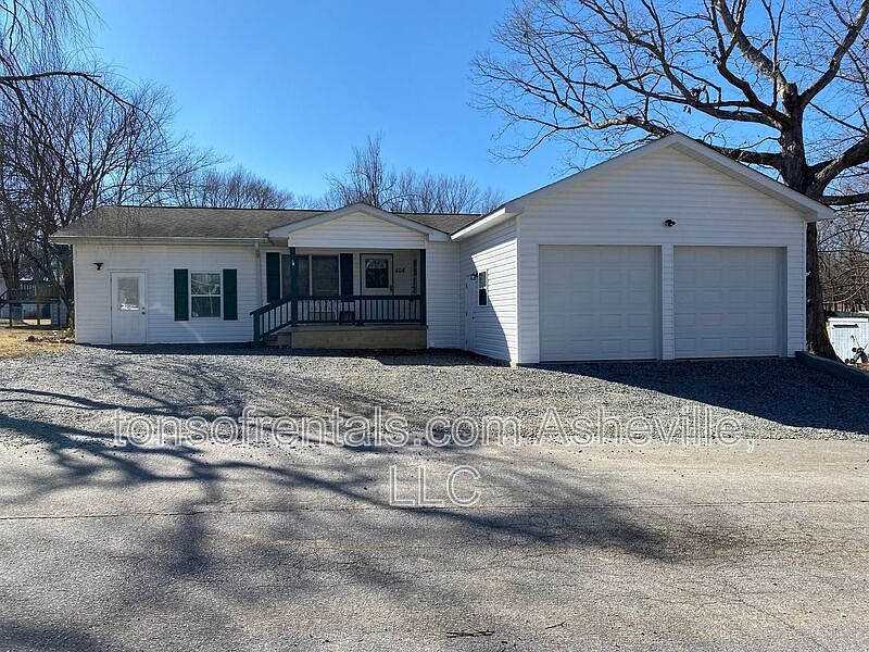 1st image of 404 Doliver Dr