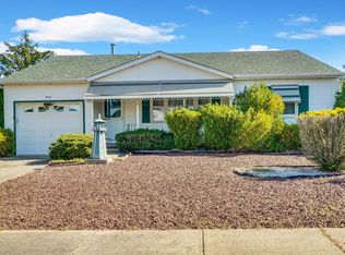 30 Hampshire Rd, Toms River, NJ 08757