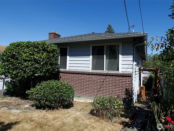 2nd image of 3216 20th Avenue S
