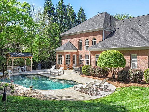 2nd image of 2003 Bauer Pl