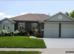 17105 Seward St, Omaha, NE 68118