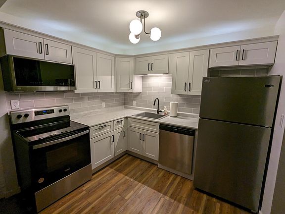 3rd image of 437 Pleasant St SE APT 2