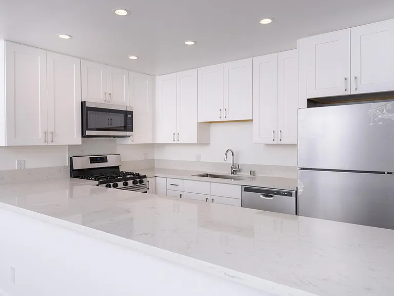 1555 S Bundy Dr #202 — Photo 4