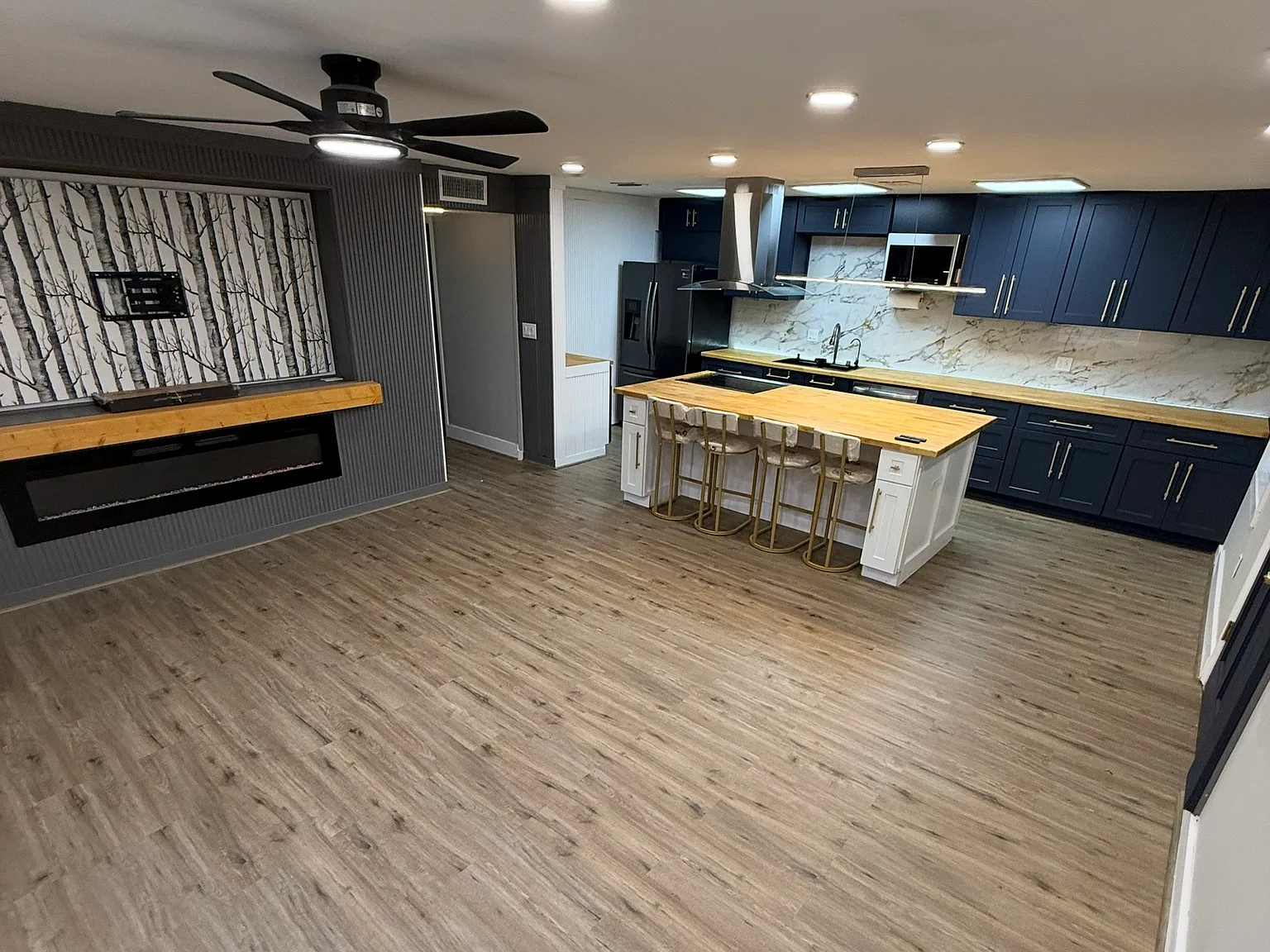 2 bed, 1000 sqft, $1,660 — Photo 1