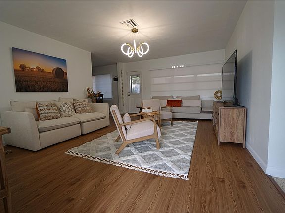 4th image of 1525 N 26th Avenue