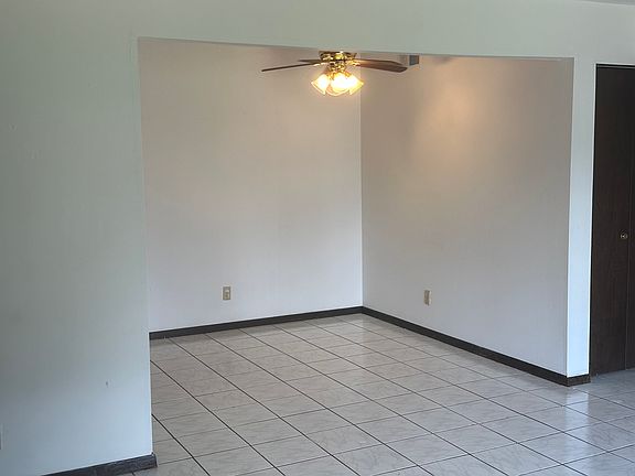 2nd image of 248 E Oak Cliff Ct #5