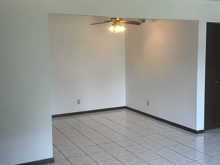 248 E Oak Cliff Ct #5 — Photo 2