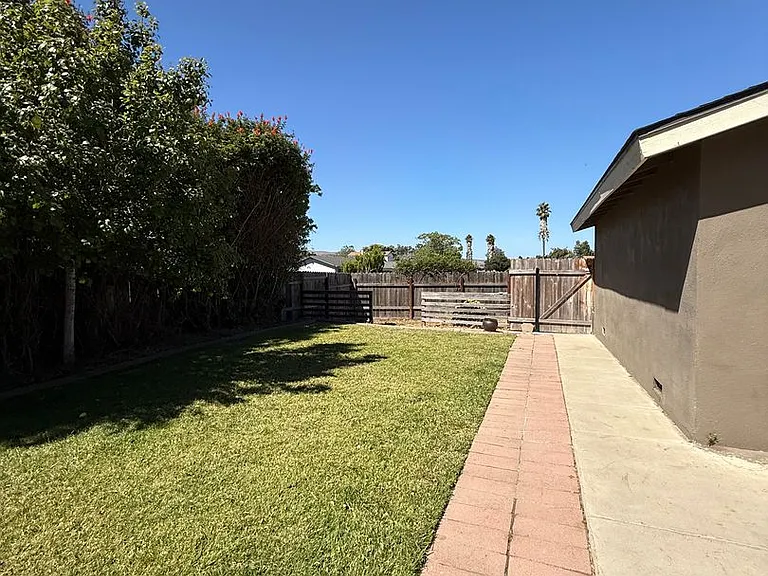 4558 Eileen Ln — Photo 36