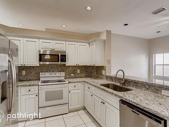2nd image of 769 Tanglewood Cir
