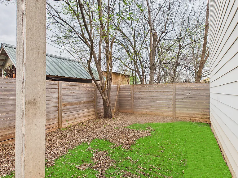 6102 Caddie St #B — Photo 29