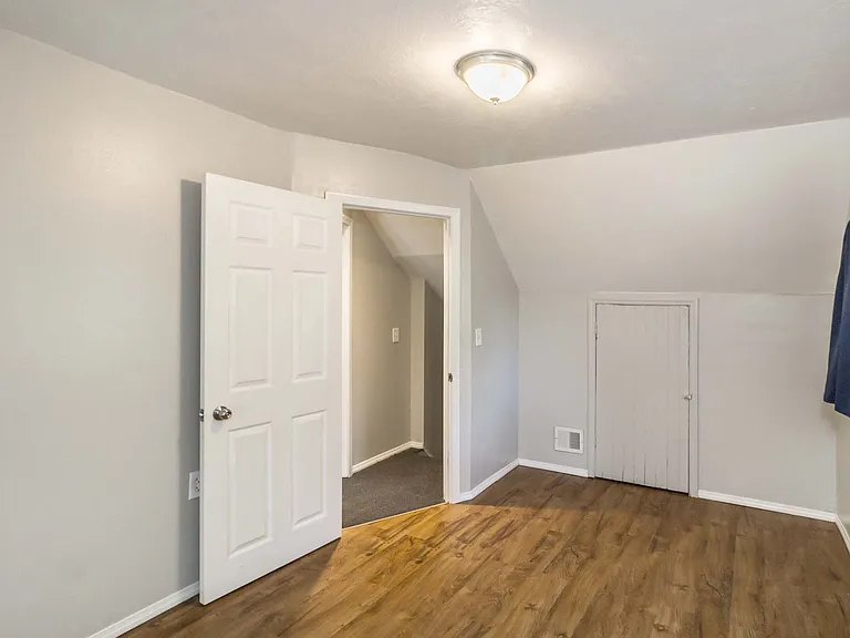 1324 W Sioux St — Photo 11