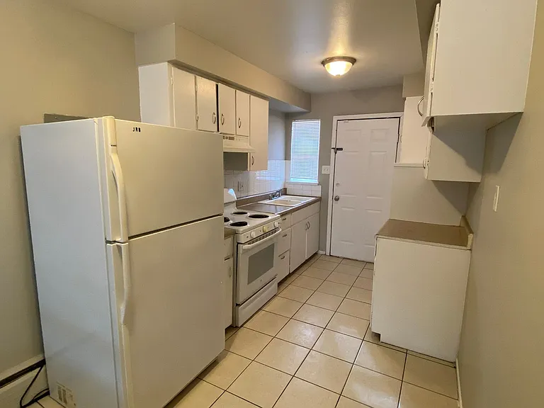 1735 Chester St #2 — Photo 2