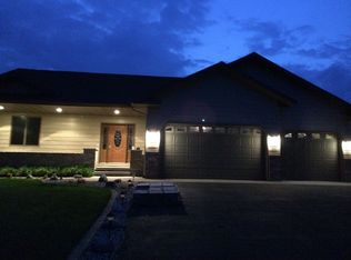 208 Muriefield Dr, Mankato, MN 56001