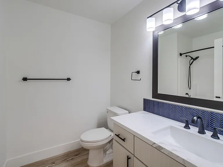 The Lucci | Renovated 1 & 2 Bedroom Apartments in Clairemont — Photo 22