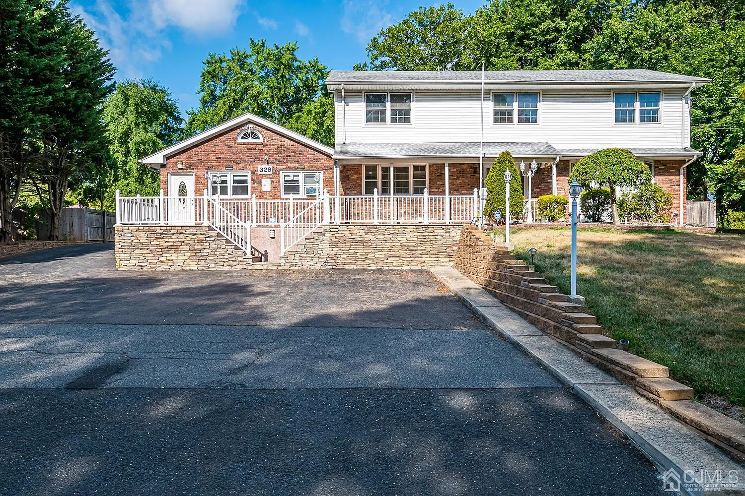 329 Summerhill Rd photo 1